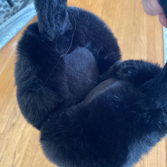 Black fuzzy earmuffs NEW - Picture 3 of 4